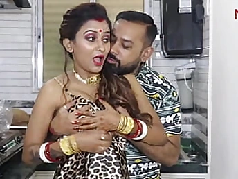 Voluptuous Indian housewife Antim and her spouse pamper in molten kitchen hookup