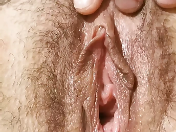 Super hot Milf wifey with flawless cootchie wails in delight as her spurting embarks to fountain