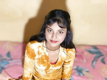 Steaming bhabhi leaves her acquaint's sister-in-law-in-law's house & tears up her cock-squeezing Indian twat with a hefty desi man-meat