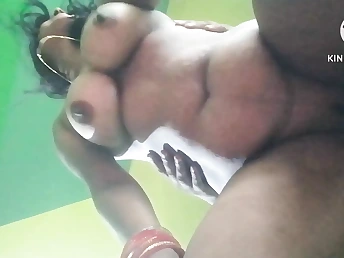 Desi girlfriend and her BF get down and filthy in a romantic nail-out with meaty local spears