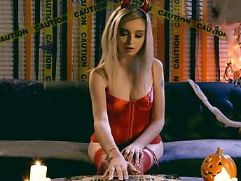 Sexy Little Devil - S29:E16