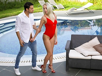 Crimson Torrid Summer - S33:E3