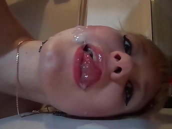 Caucasian amateur babe gets assfuck fucked