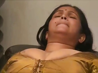 Mansion wife with diminutive stud