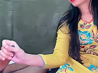 Desi step-mom Indian Hancock heads horny with her ample butt in super hot family porn vid