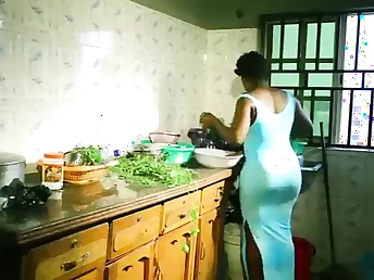 My Village Beau's mate gives me his body and I give him mine - Nigerian adult movie starlet with an afro-fashion hj!