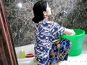 Shabnam, the Indian wifey, gets raw & nasty in bathroom with her spouse