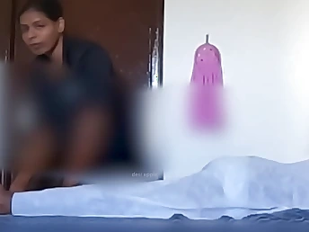 Rasiya Begum gets a wrongfully biting rubdown from bulldick