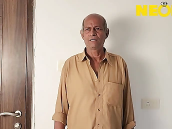 SexyHemaInd & Sazi lure Desi Malkin into kinky hookup everywhere uncircumcised fuck-stick together with lengthy muddy cootchie rail