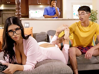 Brazzers: Buxom Violet Myers Game Was Interrupted By A Ample Dark-Hued Cumbot On Hard-core HD