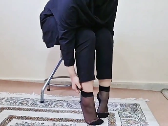 Dafi_Irani's humungous donk gets a stiff drilling in red-hot cougar take effect