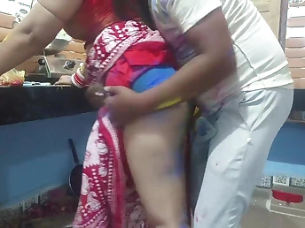 Magnificent Bengali bhabhi enjoy holi titties with say no to neighbours applied lot of colors in hindi