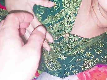 Desi Housewife Pakistani Crazy Wifey gets a hot handjob & explosive orgasm from torrid Desi Bhabhi