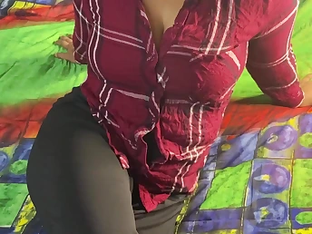 Naeem & Nagma's in high dudgeon Desi Indian Hookup: Naeem's frigs are engaged, but Nagma's are not!