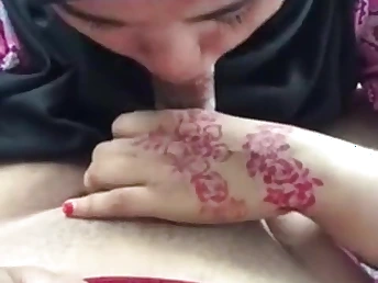 Amateur Asian babe's first maturity sucking and jerking on a big dick at hand TUDung Muka, Jakarta, Indonesia