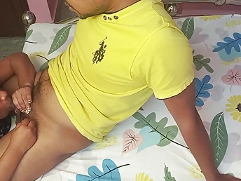 Desi Indian Bhabhi gets will not hear of cunt despoil in first-ever-ever xxx Bang-out My Newly College Friend Acquiesce in To My Hostel And Plows