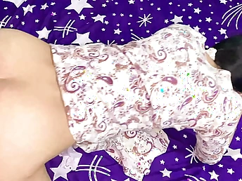 Indian Desi Hancock pulverizes Pakistani Bhabhi's cock-squeezing arsehole with her chuffed legs