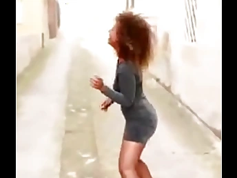 Check away this stunning African deity - she's solo too good!